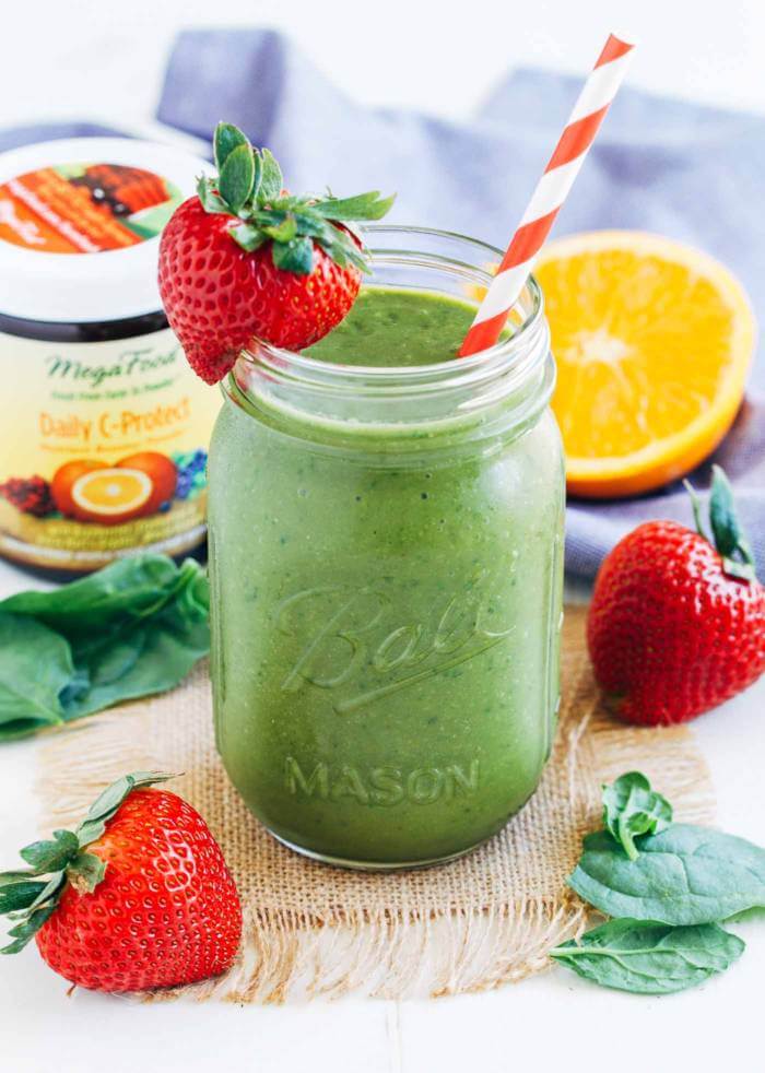 STRAWBERRY MANGO SPINACH IMMUNE SMOOTHIE